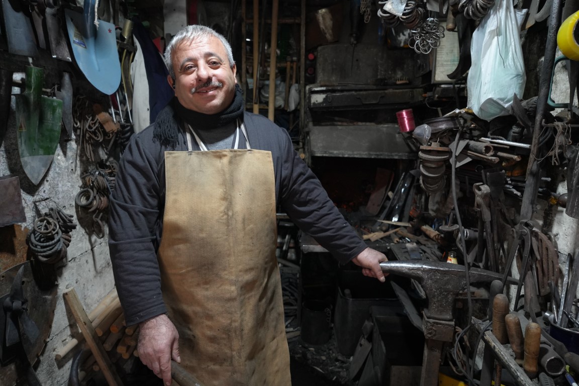 Demircilik mesleğini 30 yıldır ilk günkü aşkla yapıyor