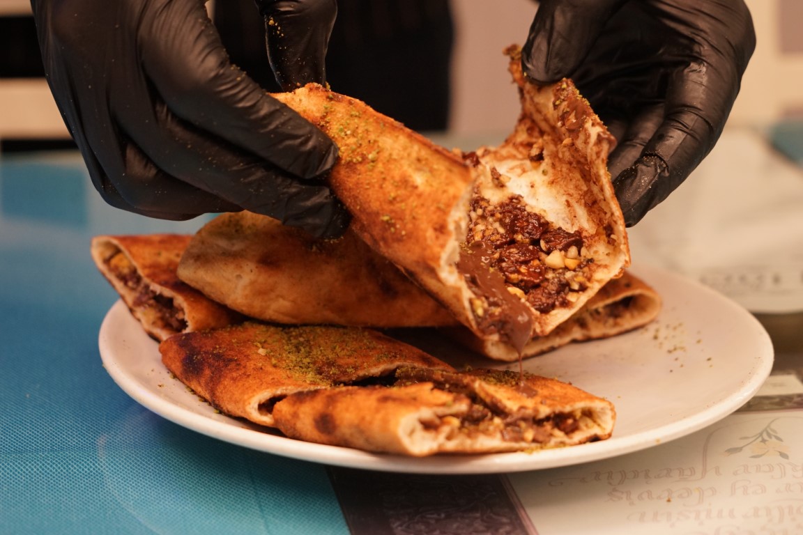 Dubai çikolatasının  yeni rakipleri çikolatalı pide ve künefe oldu
