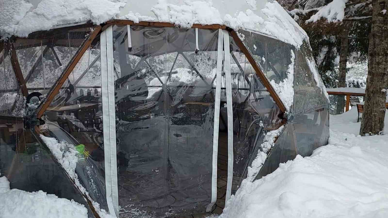 Kendileri eğlendi ama girdikleri işletmeyi kirlettiler