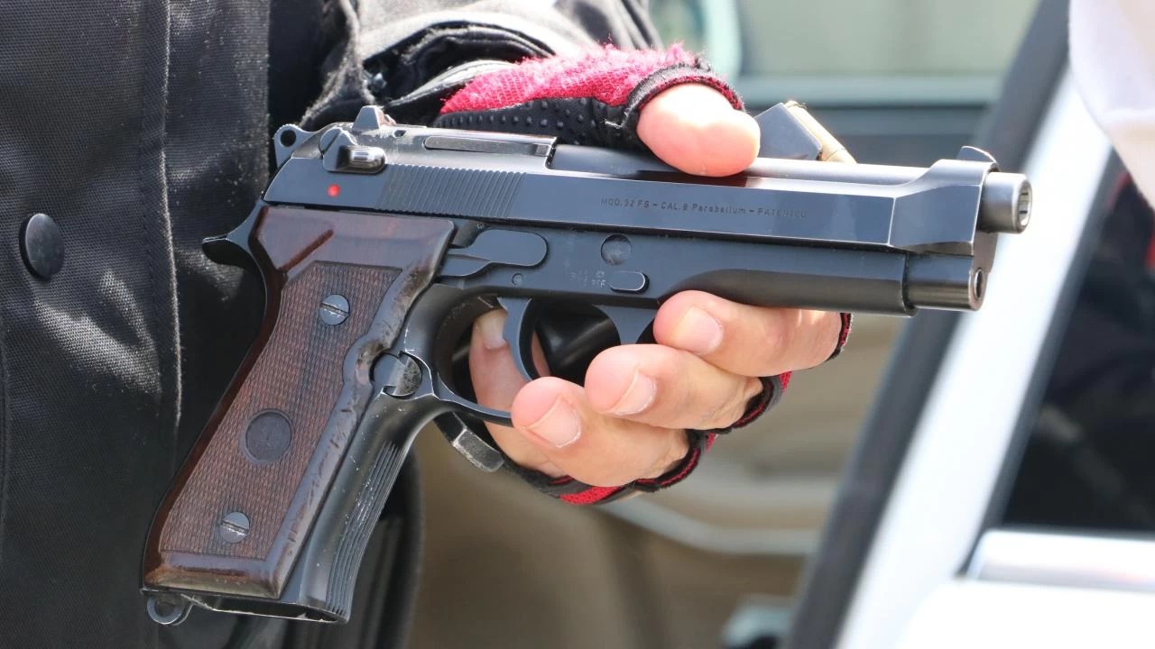 Ruhsatsız silah satan ve bulunduranlara 4 yıla kadar hapis cezası verilebilecek