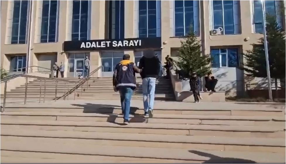 Van’da 6 göçmen kaçakçısı yakalandı