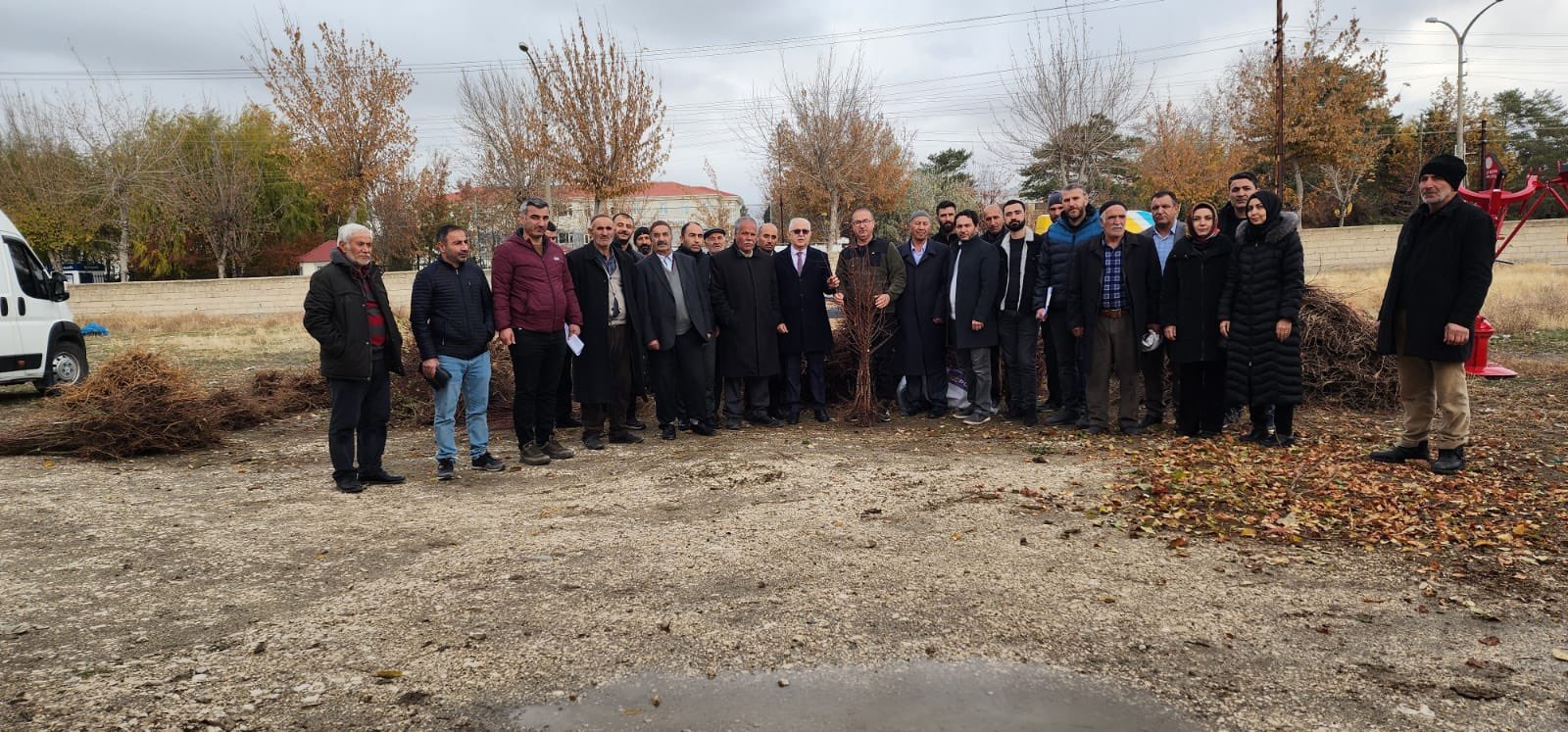 Van’da çiftçilere 5 bin meyve fidanı dağıtıldı