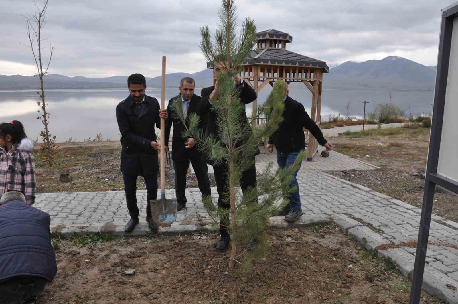 Bulanık’ta ‘Öğretmenler Hatıra Ormanı’ oluşturuldu