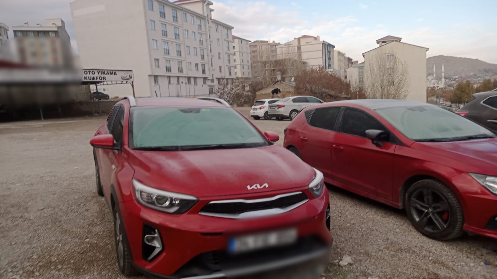 Van’ın soğuk havası araçları dondurdu