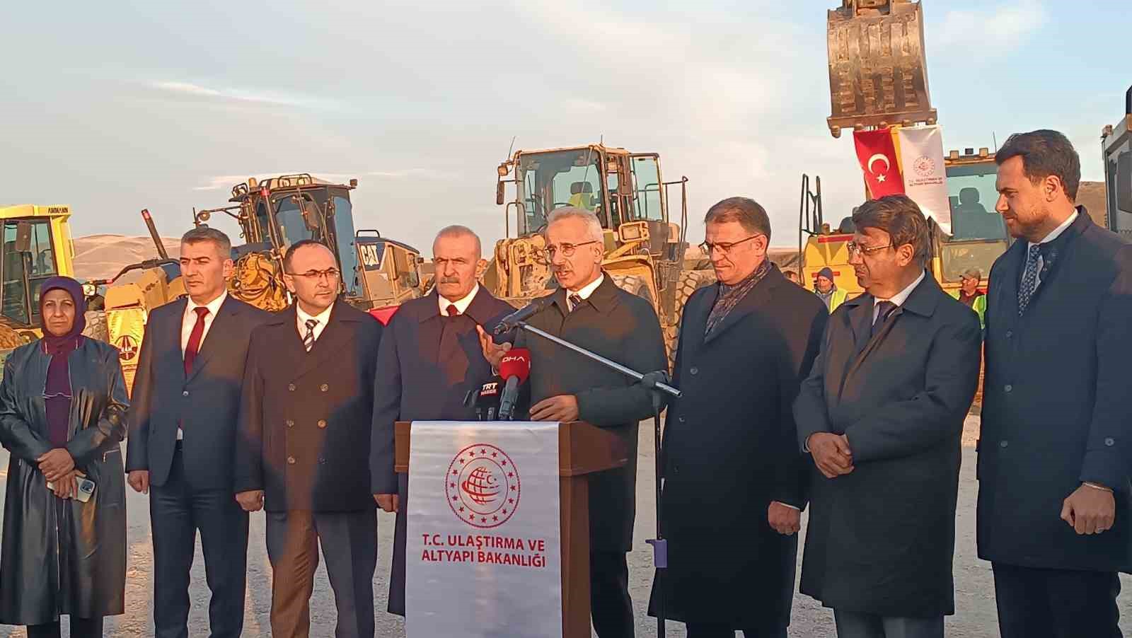 Bakan Uraloğlu’ndan Van çevre yolu açıklaması