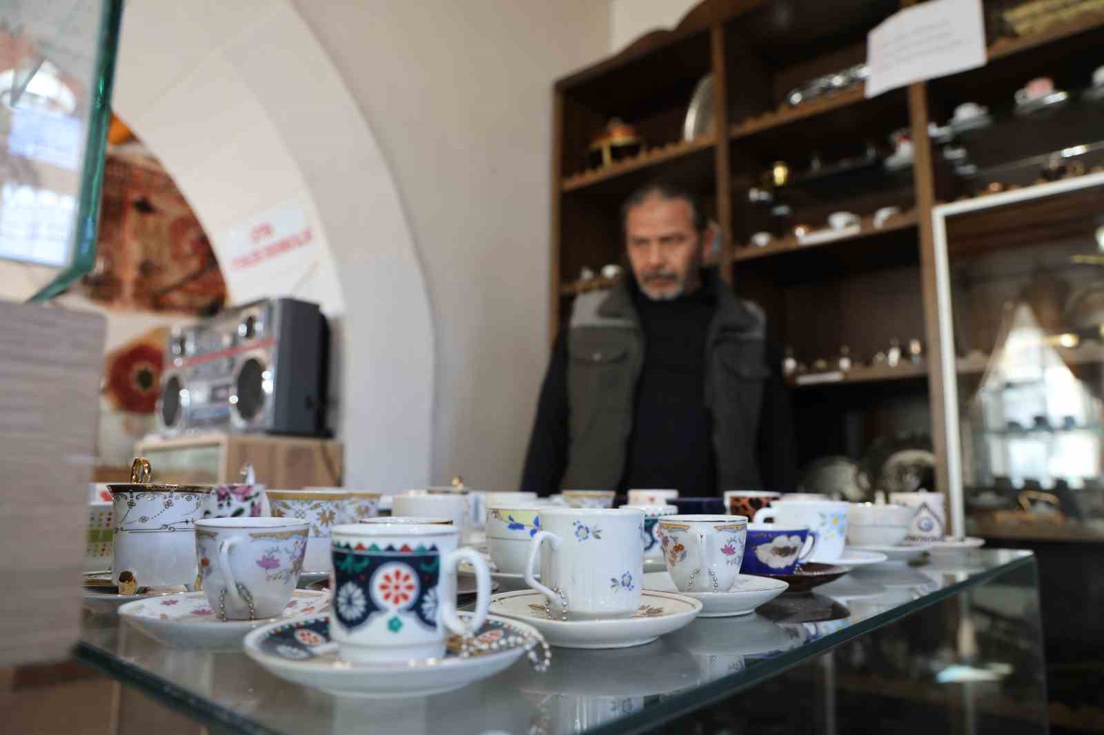 Dünya’da hiçbir benceri olmayan müzede 6 binin üzerinde fincan sergileniyor