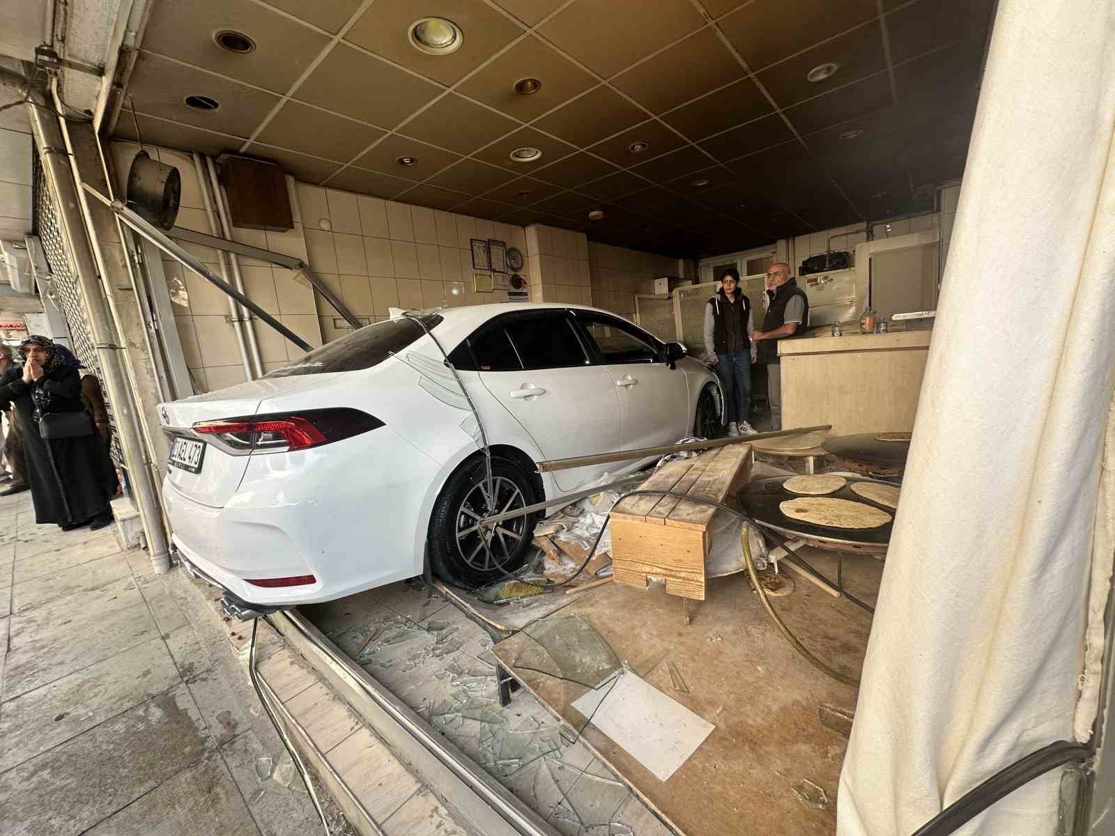 Elazığ’da yaşanan kazada şans eseri kurtuluş