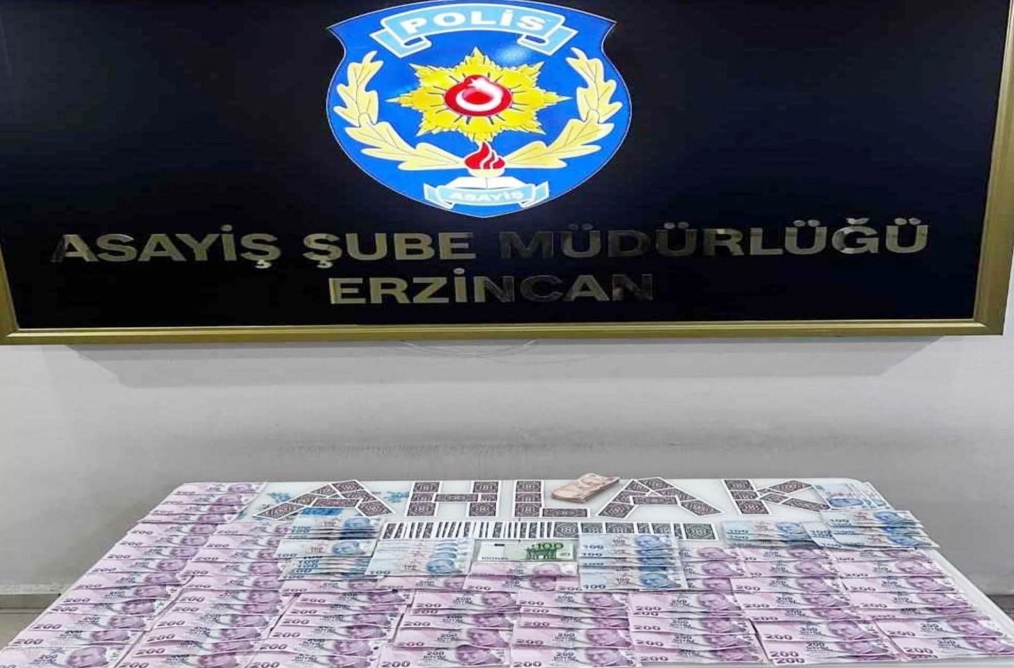 Erzincan’da kumar oynatılan eve baskın düzenlendi