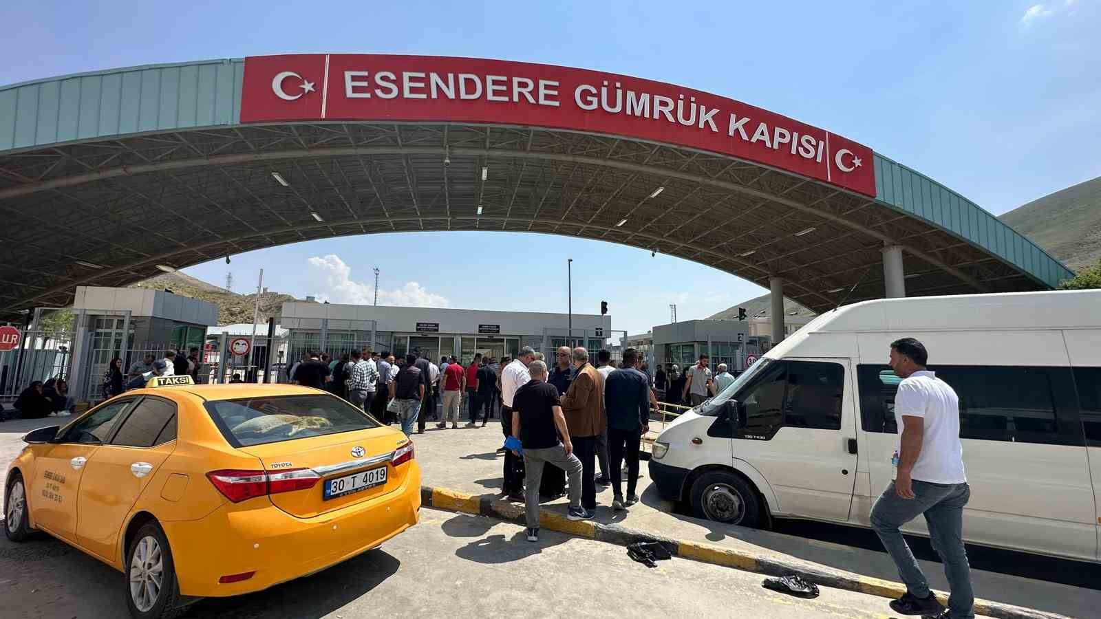 Esendere Gümrük Kapısında bekleyen misafirlere ücretsiz internet hizmeti