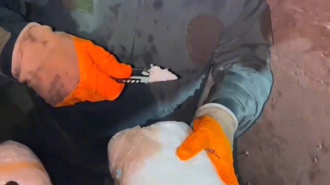 Hakkari’de bir araçta yapılan aramada 92 kilogram metamfetamin ele geçirildi