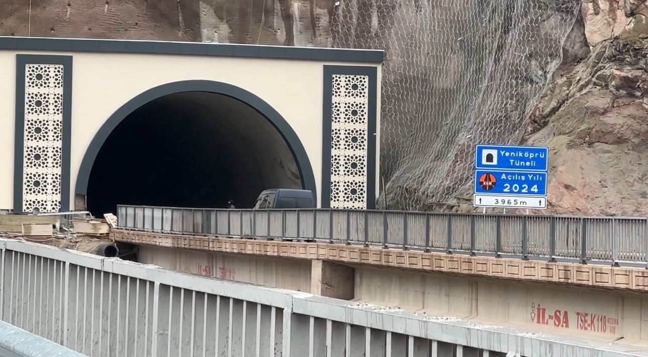 Hakkari’de yapımı süren Yeni Köprü Tüneli açılmaya gün sayıyor