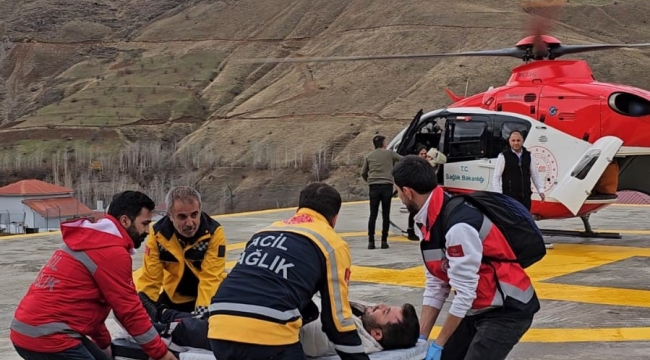 Bahçesaraylı hasta helikopter ambulansla hastaneye kaldırıldı
