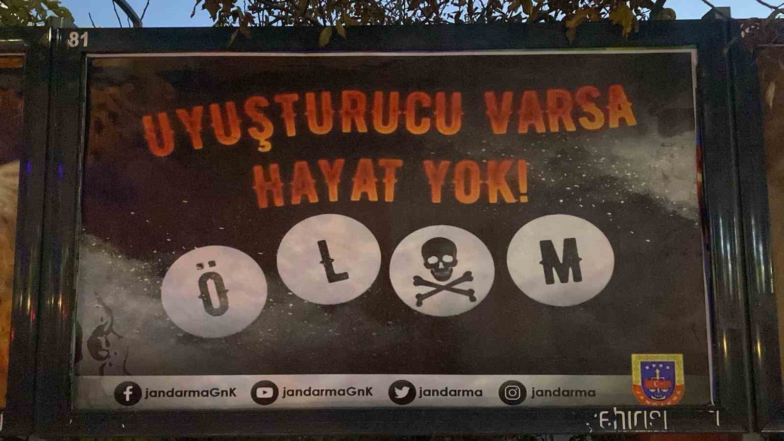 Jandarma ekiplerinden vatandaşa bilgilendirme