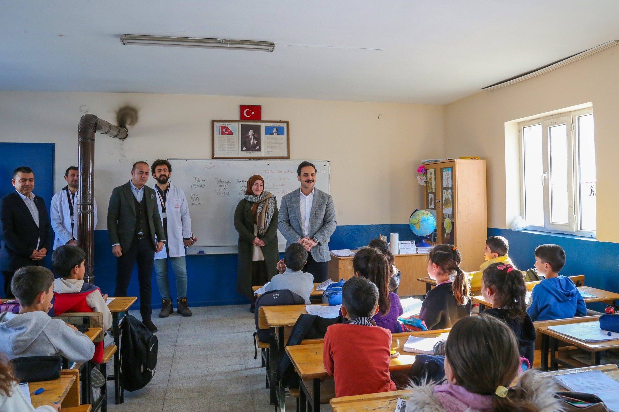 Gürpınar Kaymakamından öğrencilere anlamlı ziyaret