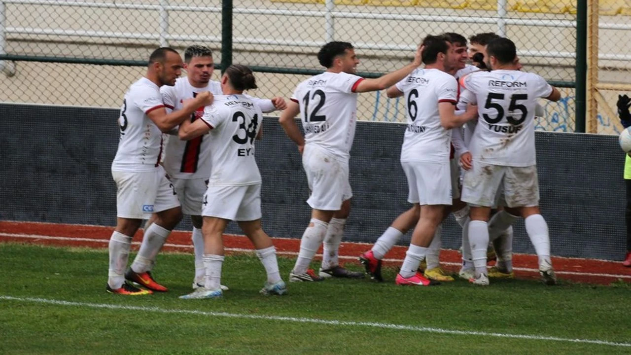 Vanspor, Karacabey’i 2-0 yendi