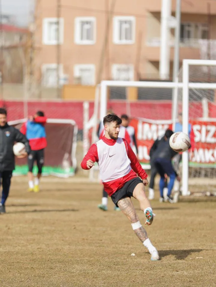 Vanspor, Karacabey Belediyespor’u yenerek zirveye tırmanmayı hedefliyor!