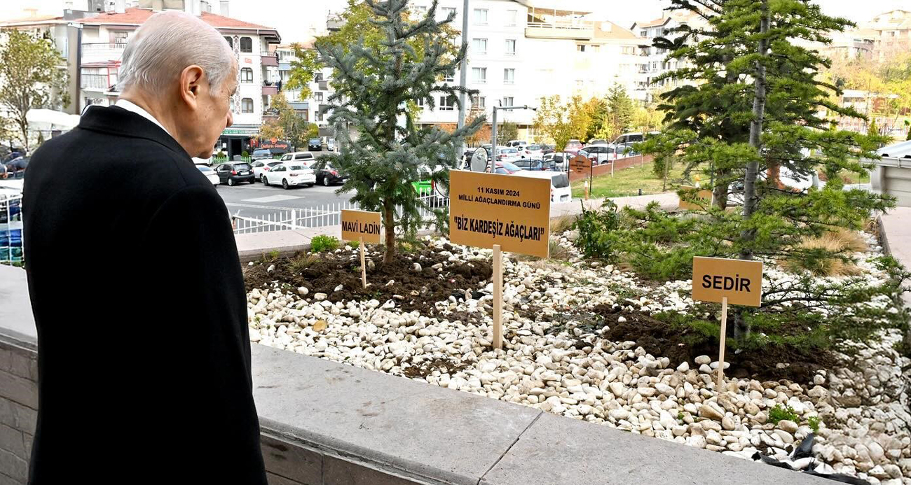 MHP Lideri Bahçeli genel merkez önüne ‘Biz Kardeşiz Ağaçları’ dikti
