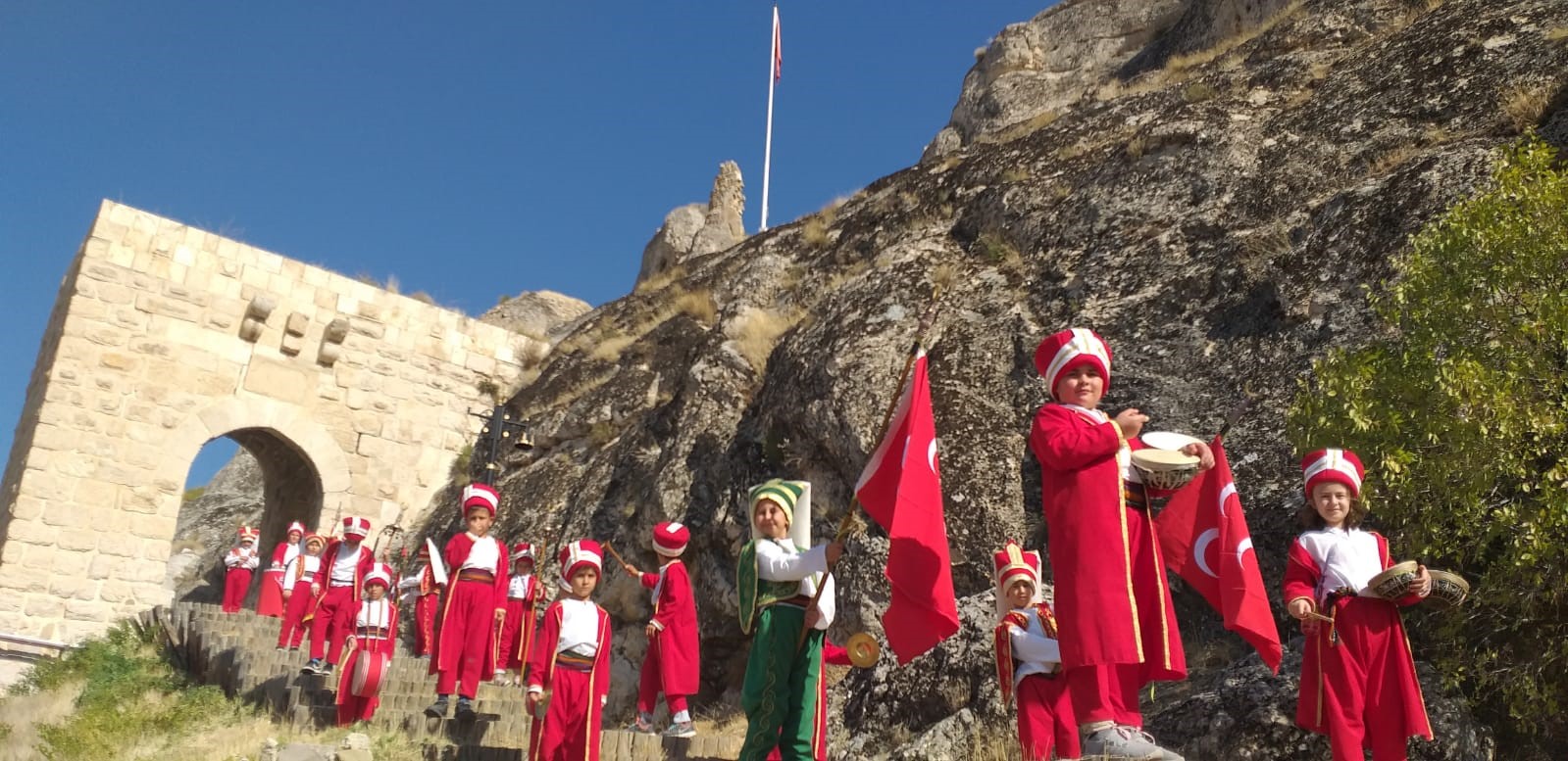 Minik mehteranlar tarihi mekanları gezdiler