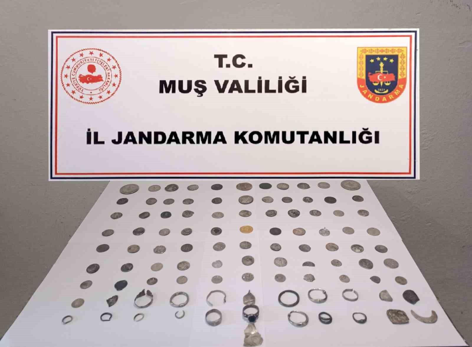 Muş’ta tarihi eser kaçakçılarına operasyon: 2 gözaltı