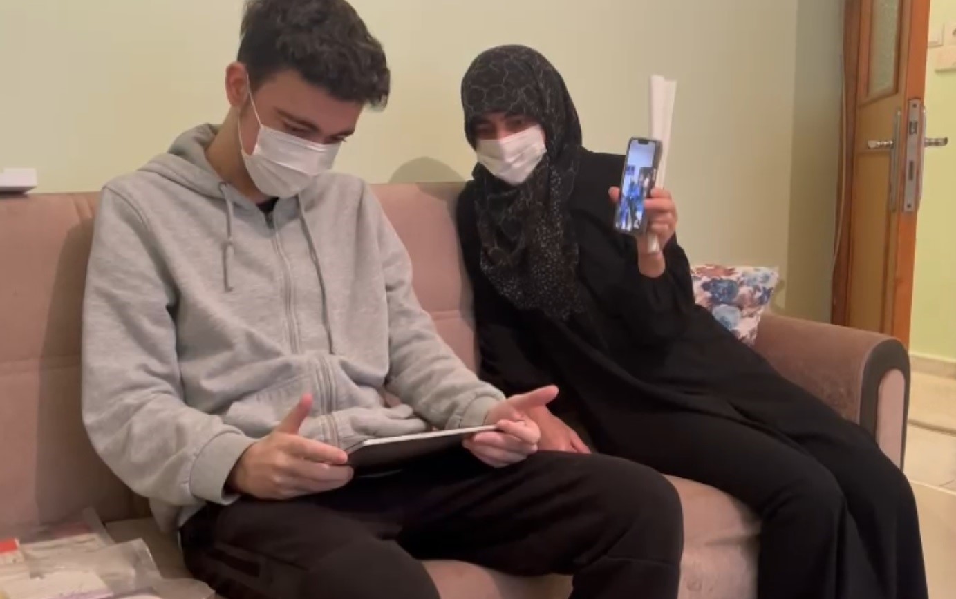 Polisden kanser tedavisi gören öğrenciye moral