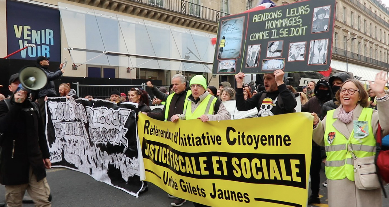 Fransa’da sarı yeleklilerden 6. yıl yürüyüşü: “Macron istifa” sloganları atıldı