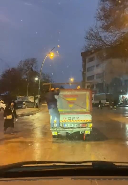 Tehlikeli yolculuk kameralara yansıdı