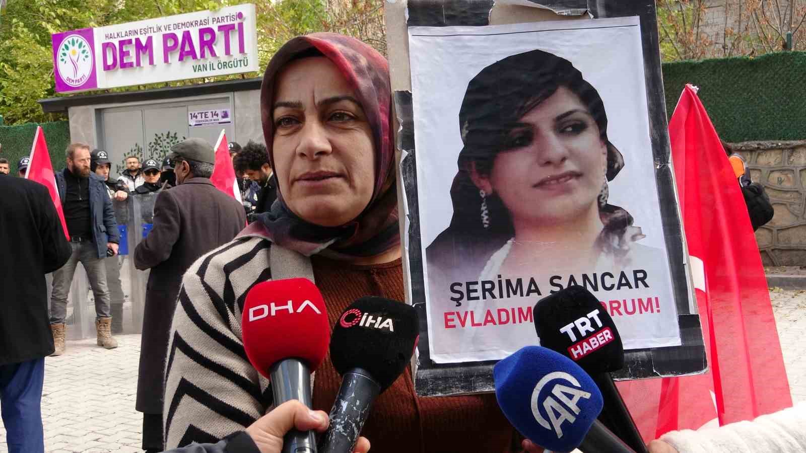 Vanlı anne: “Evlatlarımızı terör pençesinden kurtarıyoruz”