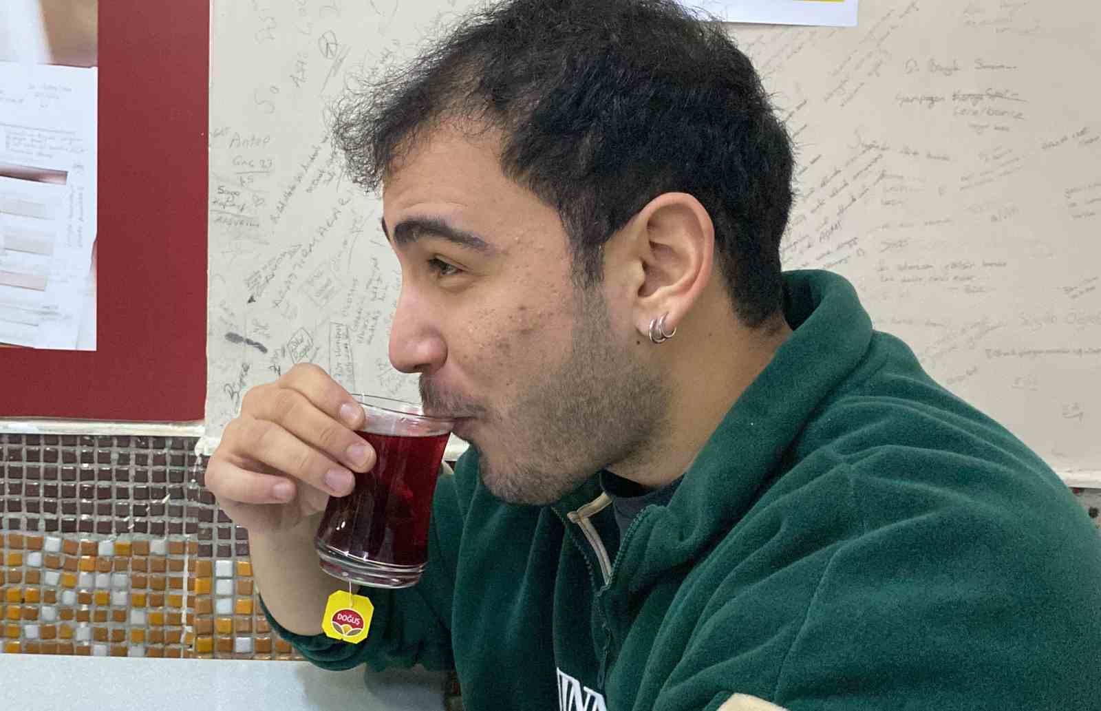 Aşırı sıcak içeceklerin tüketilmesi zamanla sağlık sorunları oluşturuyor