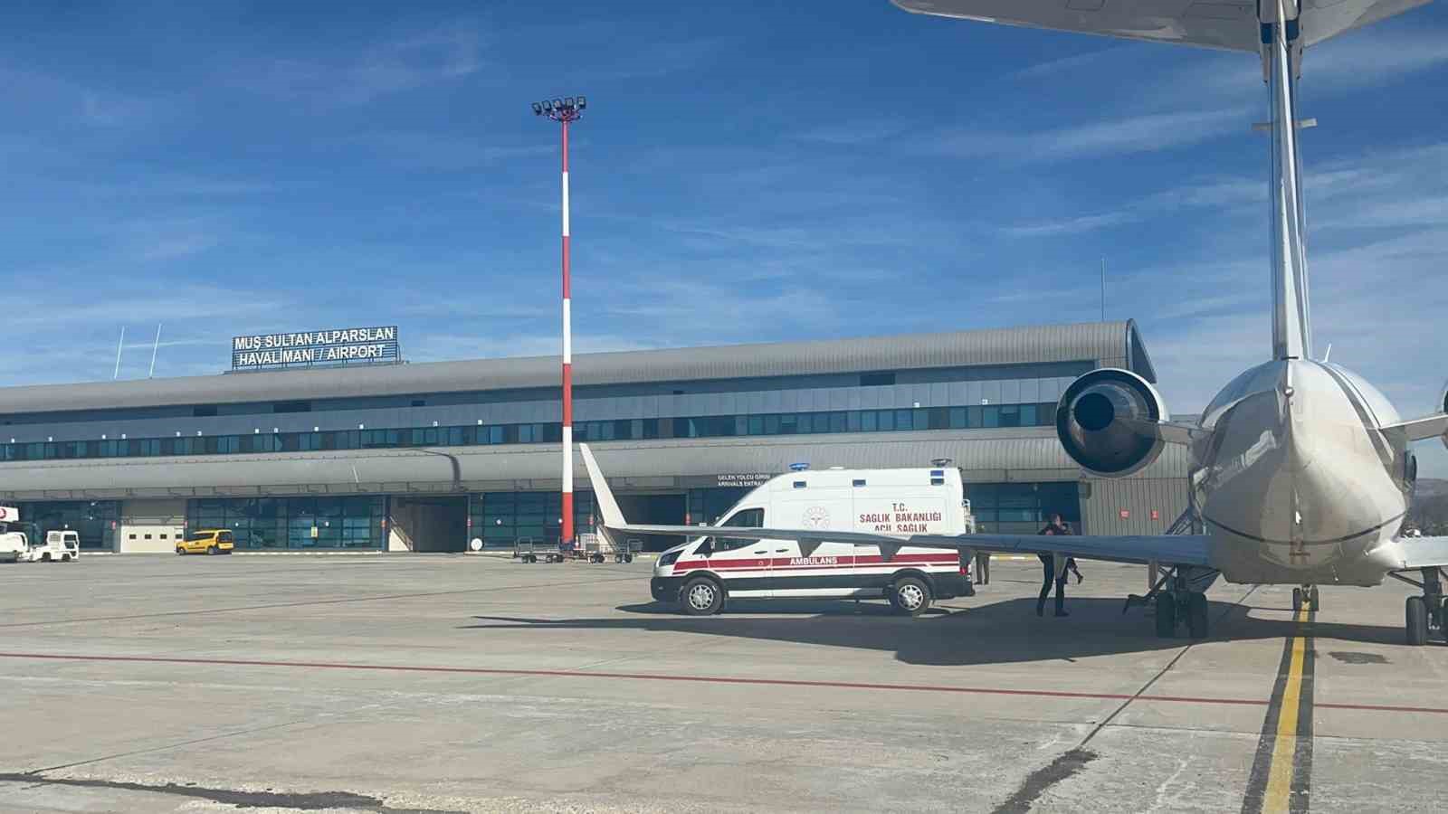 Muş’ta kalp rahatsızlığı olan bebek için ambulans uçak havalandı