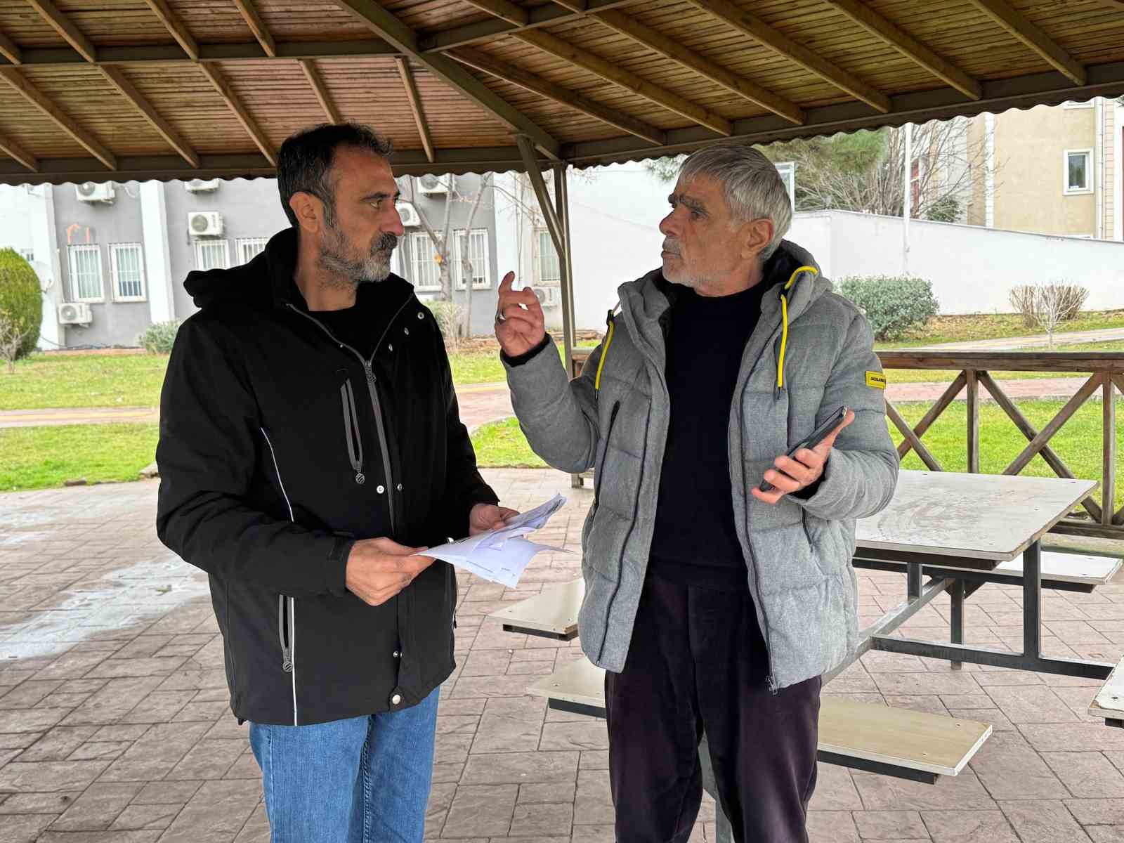 Tatlı dille dolandırıldıklarını iddia ettiler