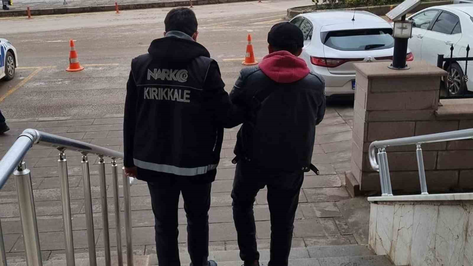 Uyuşturucu ticaretinden aranan şahıs yakalandı