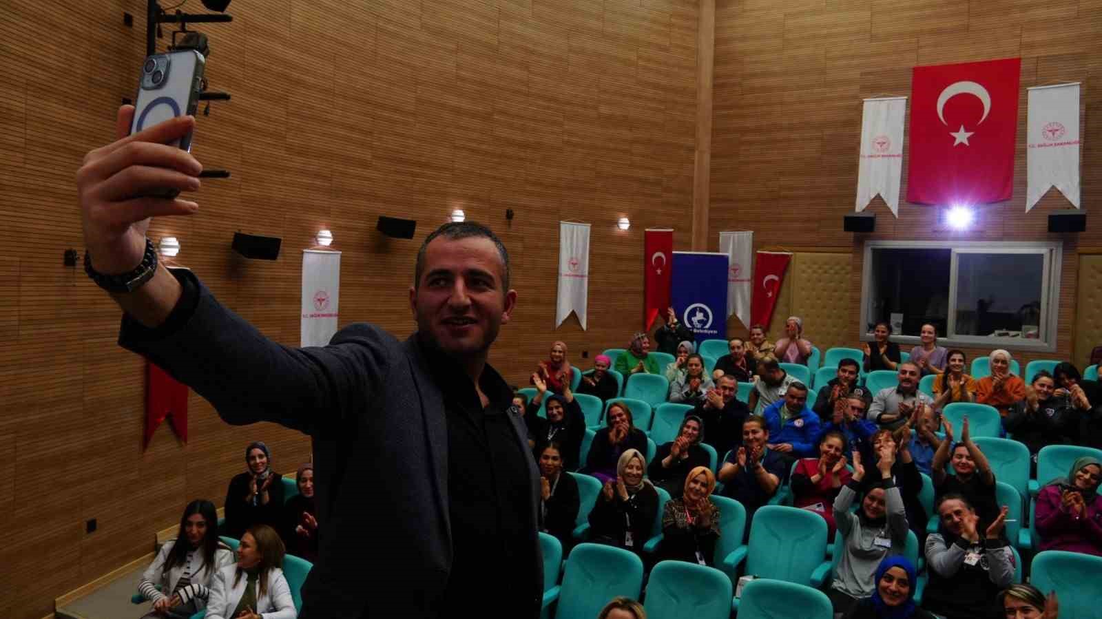 Evlilik okulu eğitimlerine devam ediyor: Mutlu evliliğin sırrı sağlık personeline anlatıldı