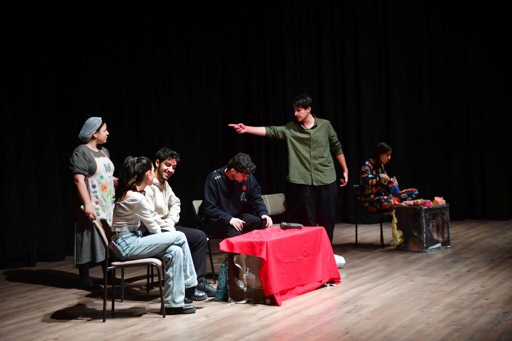 Van YYÜ Tiyatro Topluluğundan Skeç Gecesi