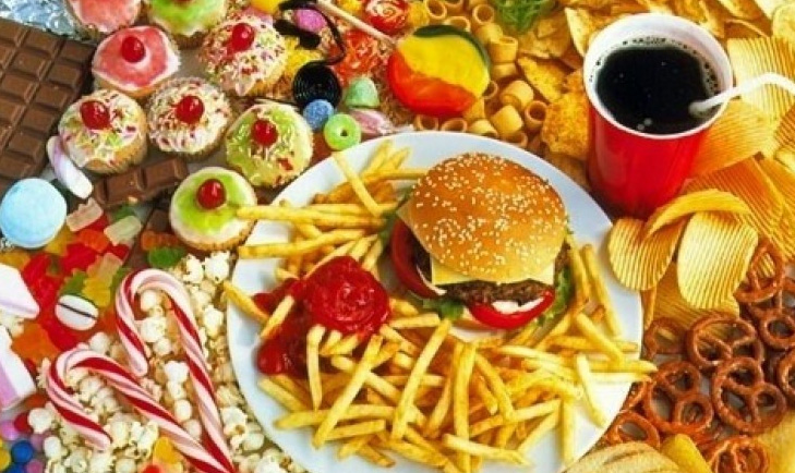 Dikkat! Sağlıksız gıdalar erken ergenliği tetikliyor