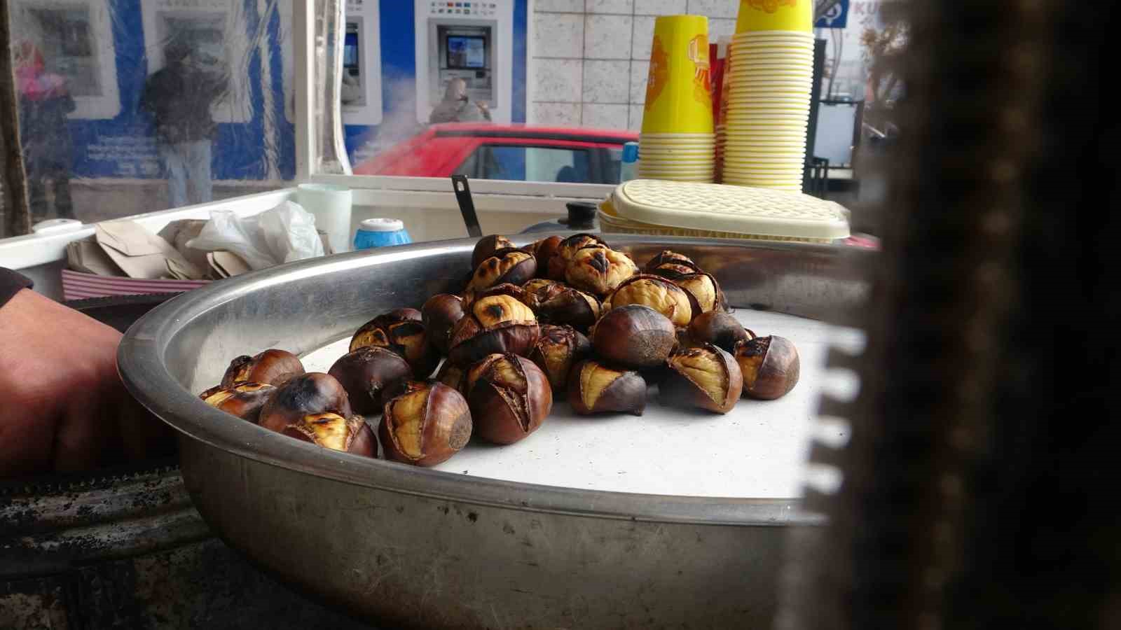 Kış mevsiminin vazgeçilmezi kestane, tezgâhtaki yerini aldı