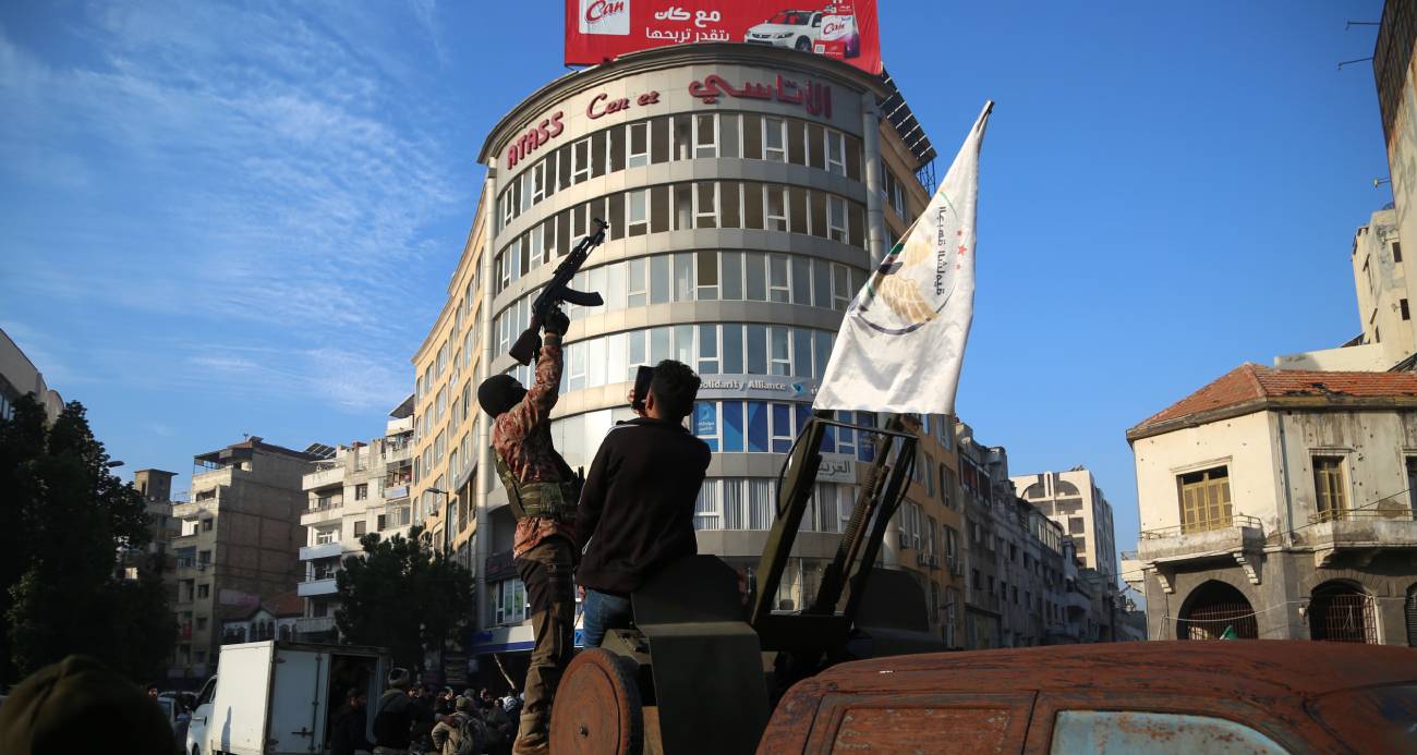 Muhalifler Şam’da kontrolü ele geçirdi