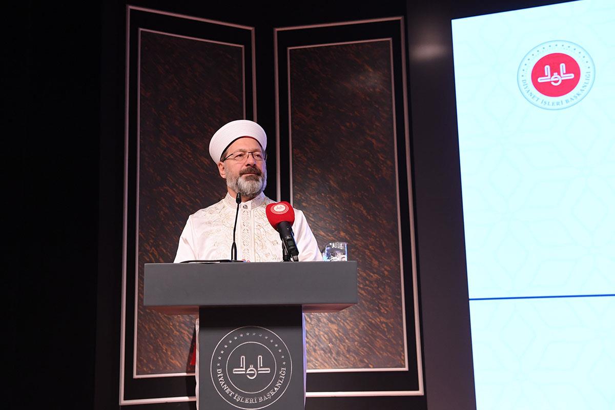 “Ümmetin vahdetini, birlik ve beraberliğini ana gaye edinmemiz lazım”