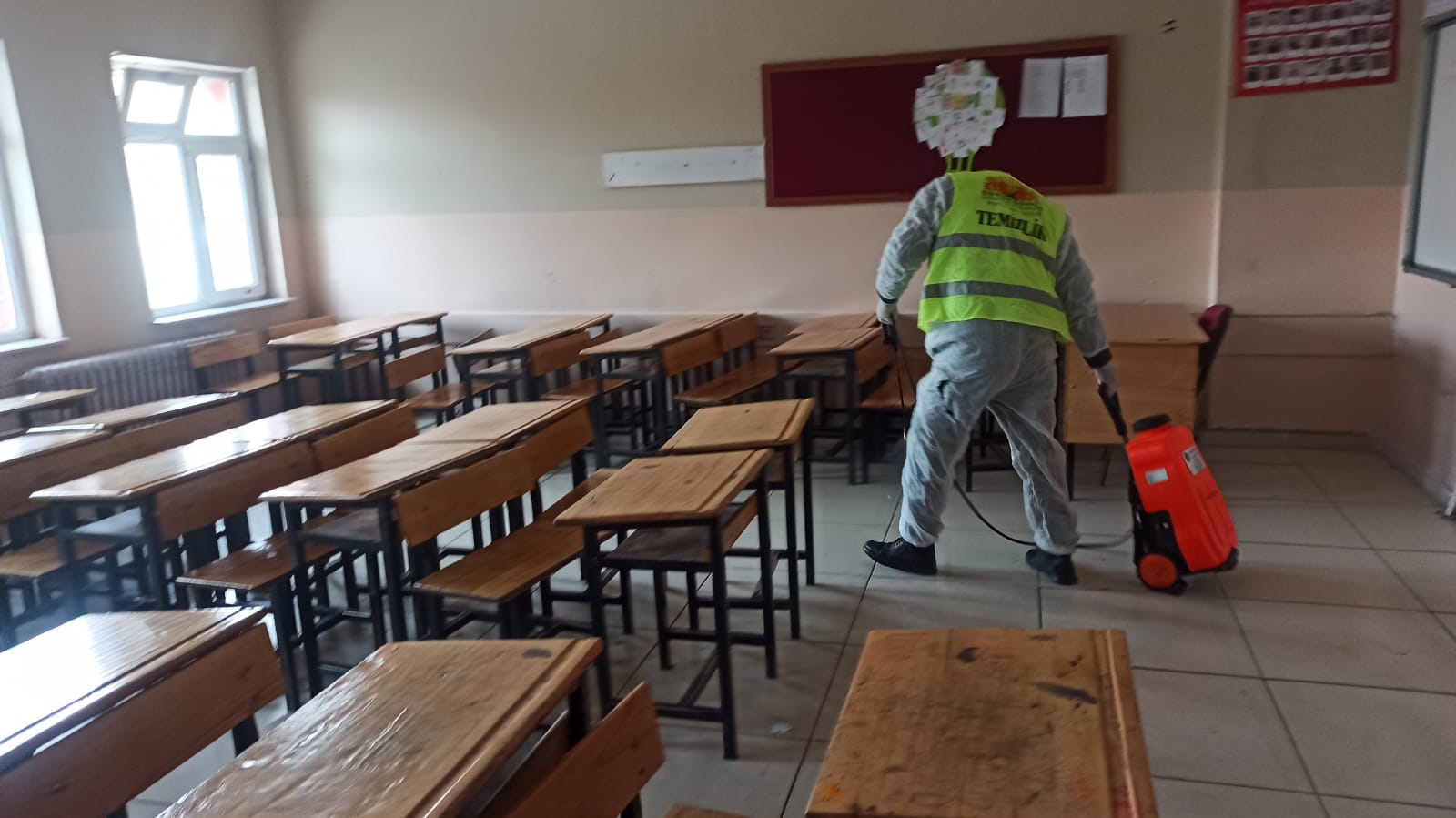 Van’da okullar ilaçlandı