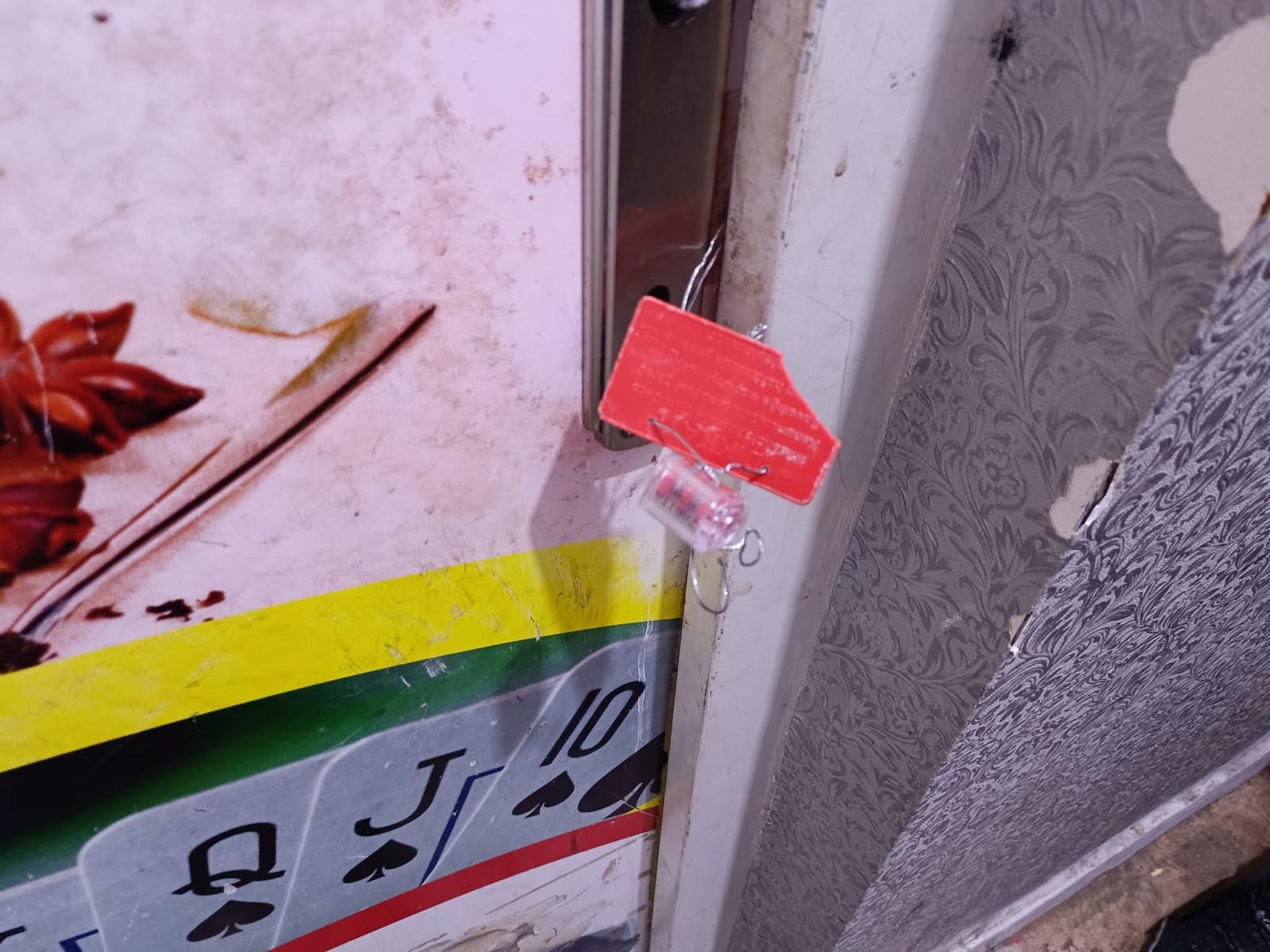 Van’da ruhsatsız iş yerleri mühürlendi!