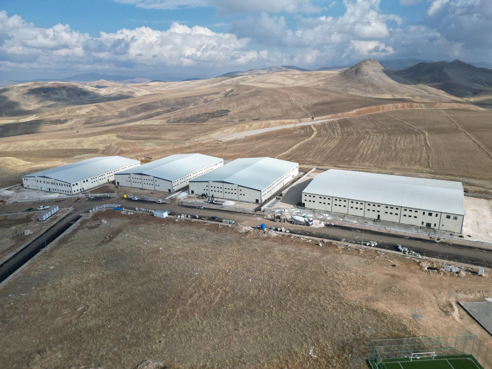 Van’da tekstil fabrikaları hızla tamamlanıyor: Hedef 50 bin istihdam