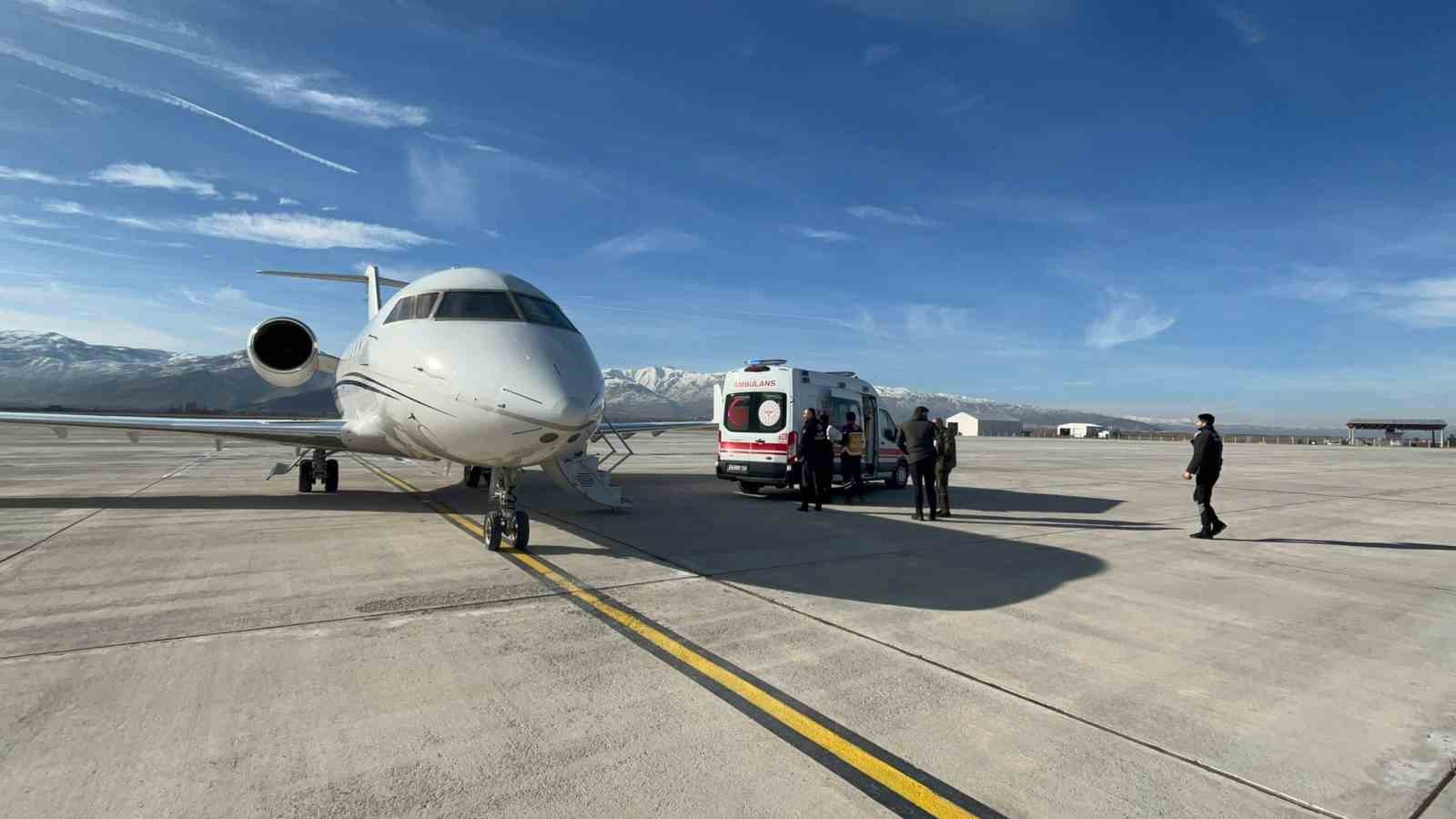 Ambulans uçak kalp rahatsızlığı olan 8 aylık bebek için havalandı