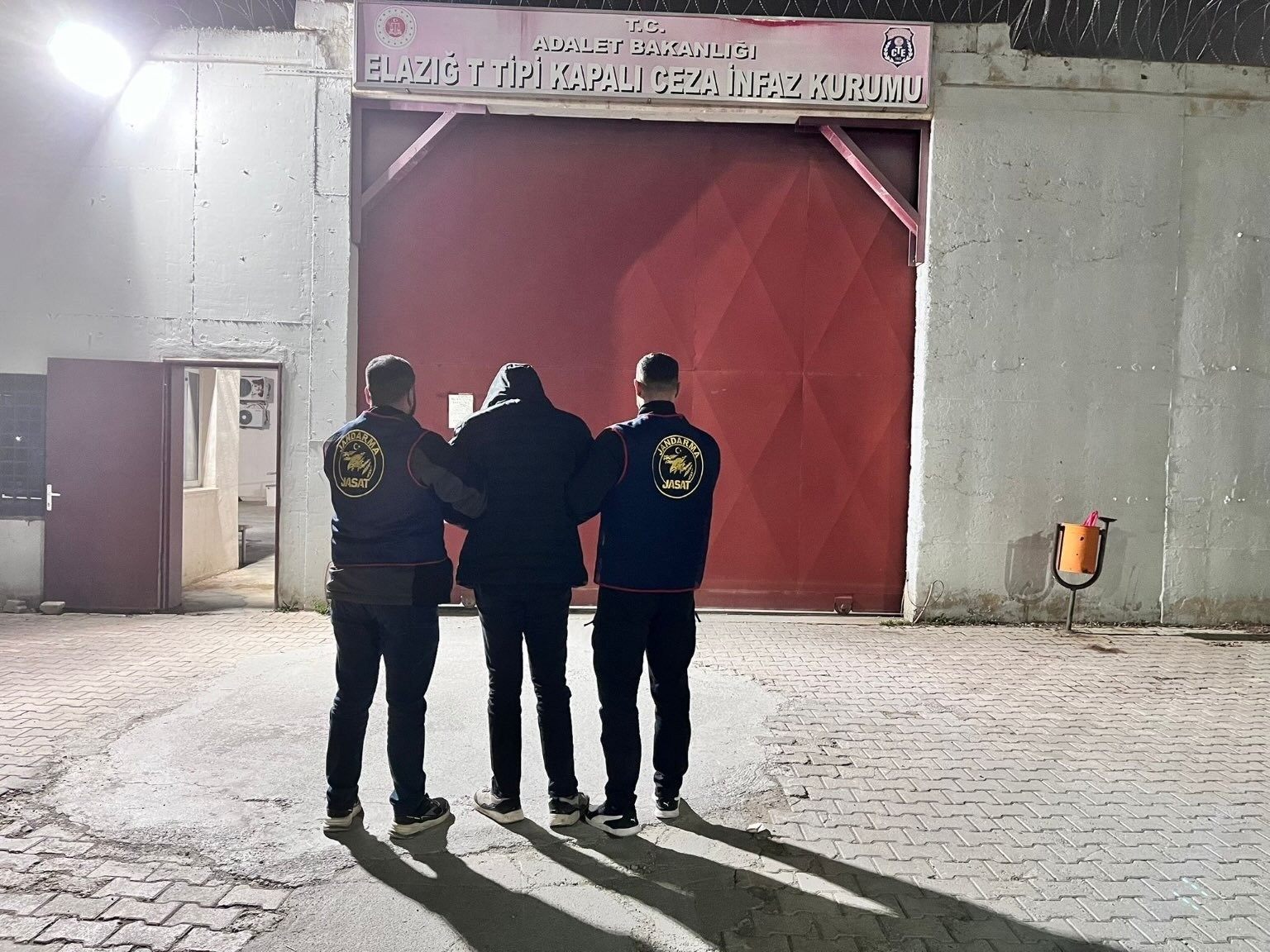 Bingöl’de haklarında arama kararı bulunan 5 şüpheli yakalandı