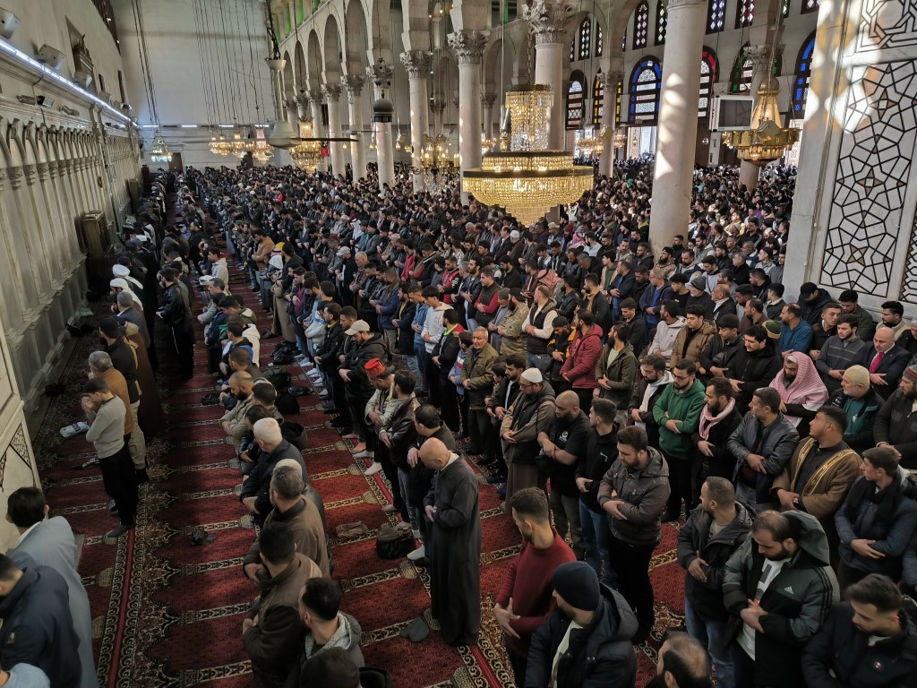 Emevi Camii’nde Esad sonrası ikinci cuma namazı