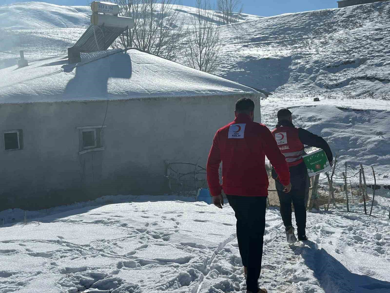 Kızılay’dan ihtiyaç sahibi ailelere destek