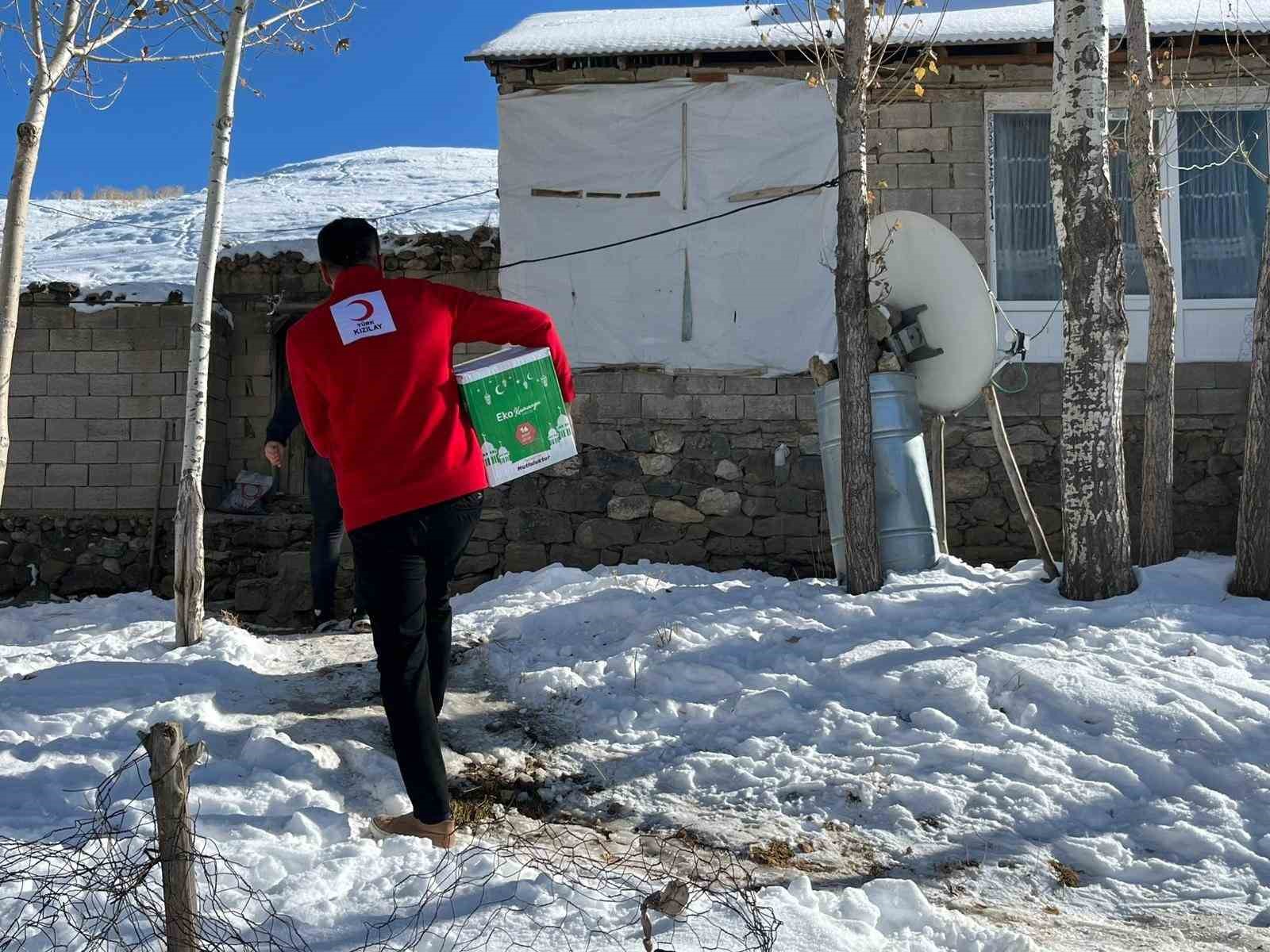 Kızılay’dan ihtiyaç sahibi ailelere destek