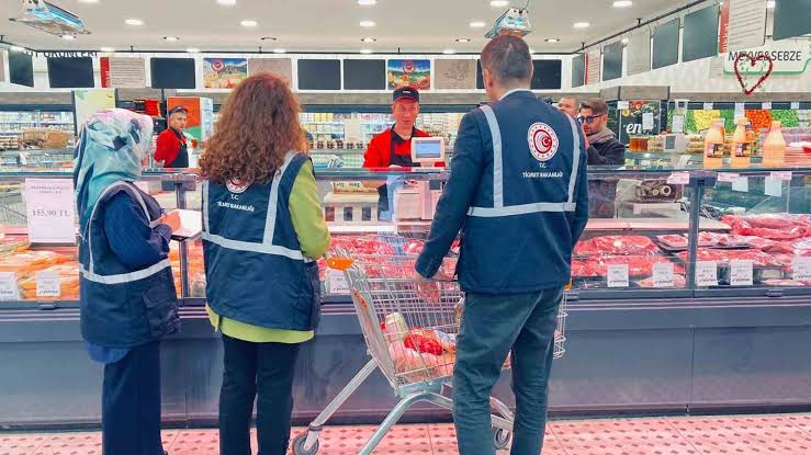 2025 Asgari Ücret Açıklandı: Fahiş Fiyat Artışlarına Karşı Bakanlık Harekete Geçiyor