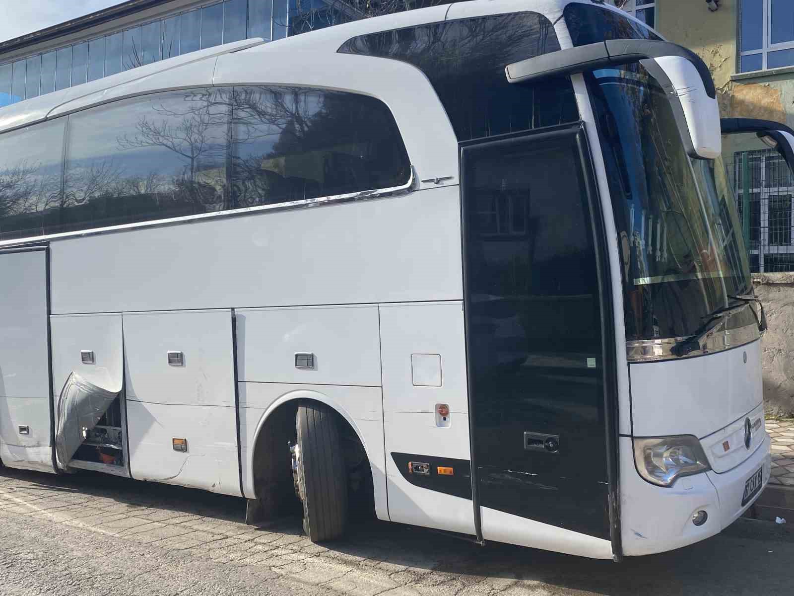 kaçırdığı yolcu otobüsüyle dehşet saçan şüpheli tutuklandı