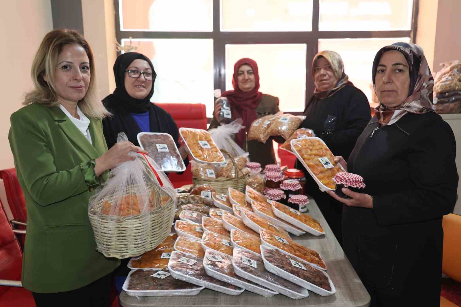 Köy kadınlarının el emekleri, Romanya sofralarını süslüyor