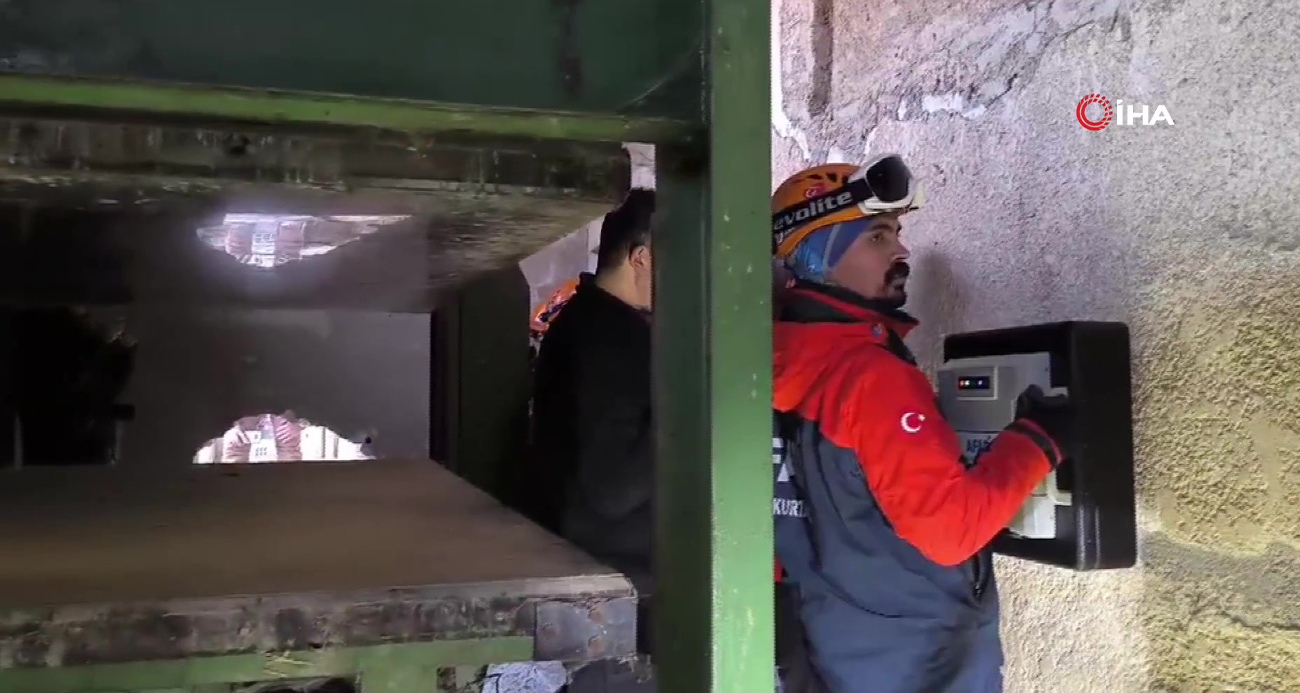 AFAD, Sednaya Hapishanesi’nde mahsur kaldığı düşünülen mahkumları arama faaliyetlerine başladı