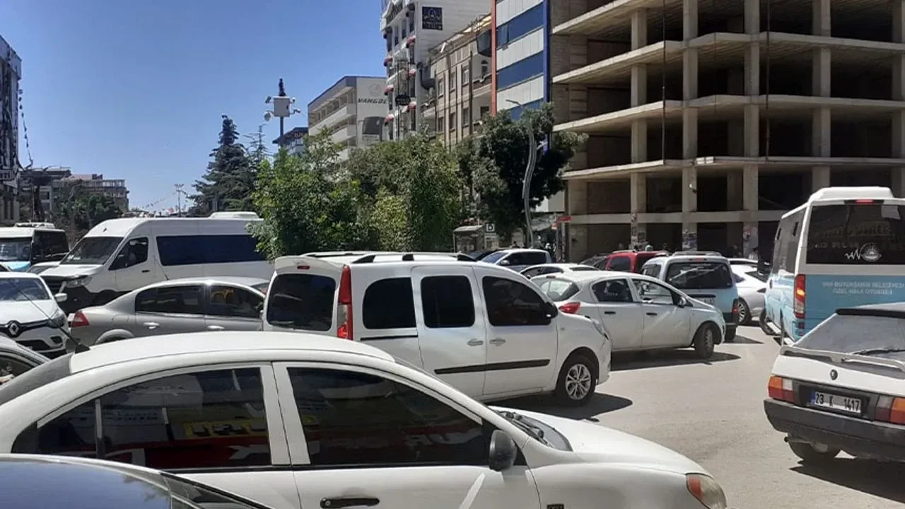 Saadet Partisi Van İl Başkanı Özay İlhan’dan Van’ın Trafik Sorununa Çözüm Önerileri